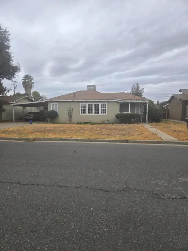 261 W Sandra Avenue, Tulare, CA 93274
