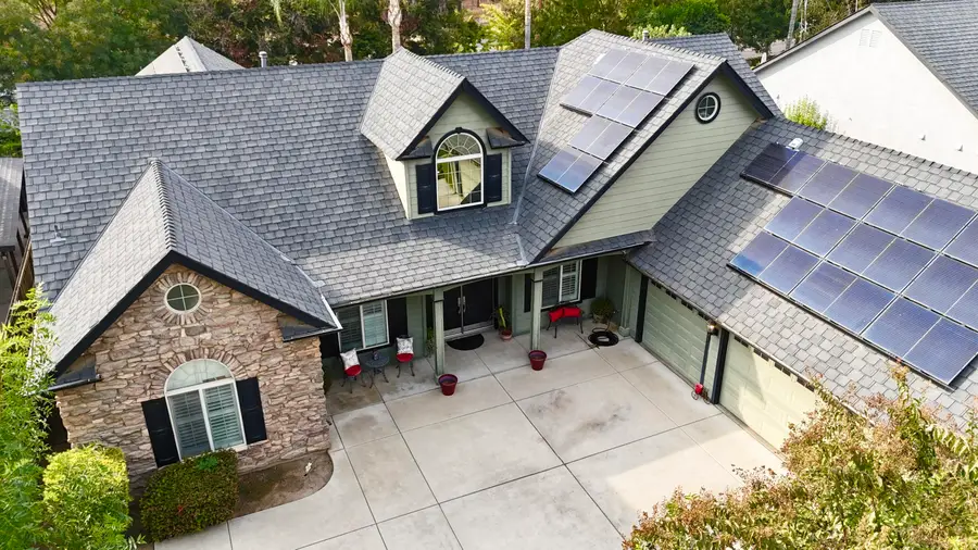 417 Sidney Street, Visalia, CA 93291 - #2