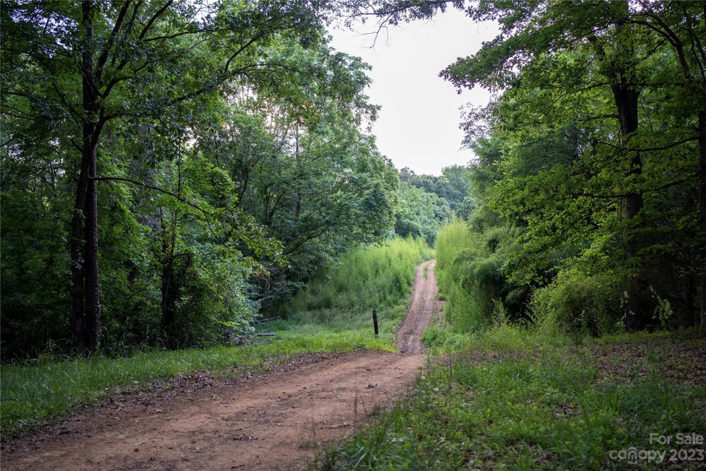 10004 Dillard Valley Road, Charlotte, NC 28208 ERA