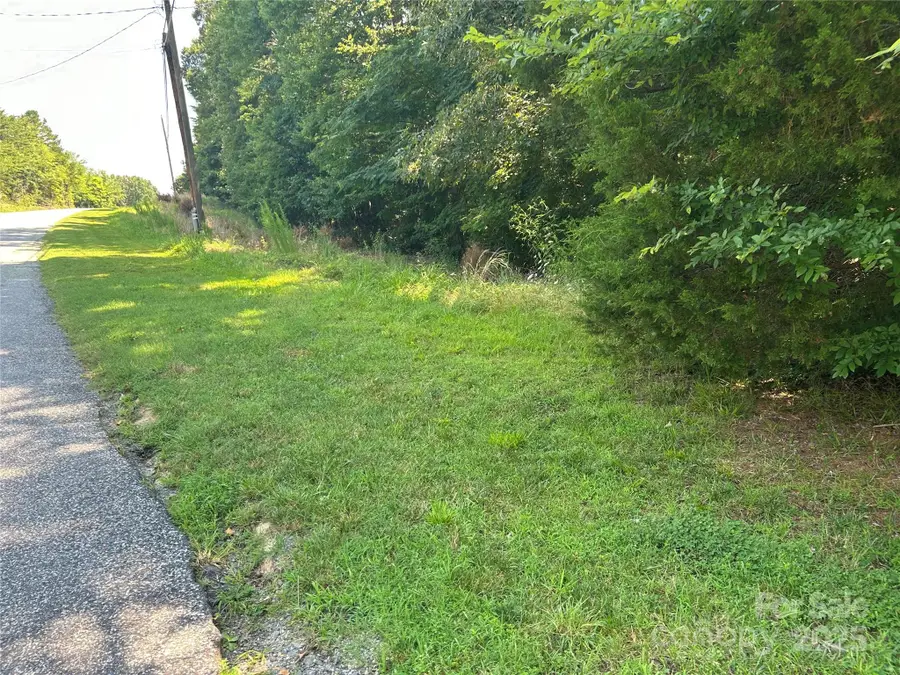 255 Bowers Road, Thomasville, NC 27360 - Image #3