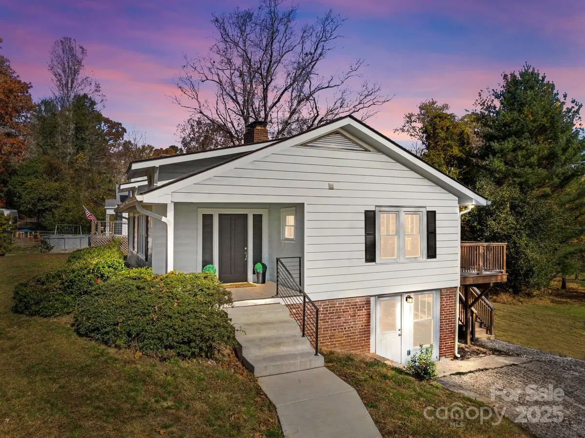 706 Rhodes Park Drive, Hendersonville, NC 28791 - Image #1