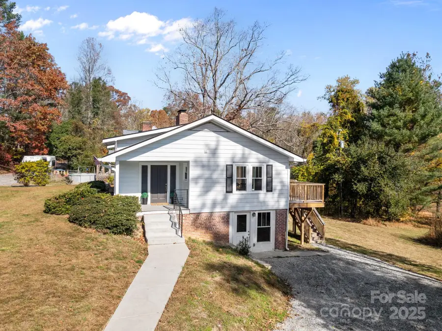 706 Rhodes Park Drive, Hendersonville, NC 28791 - Image #3