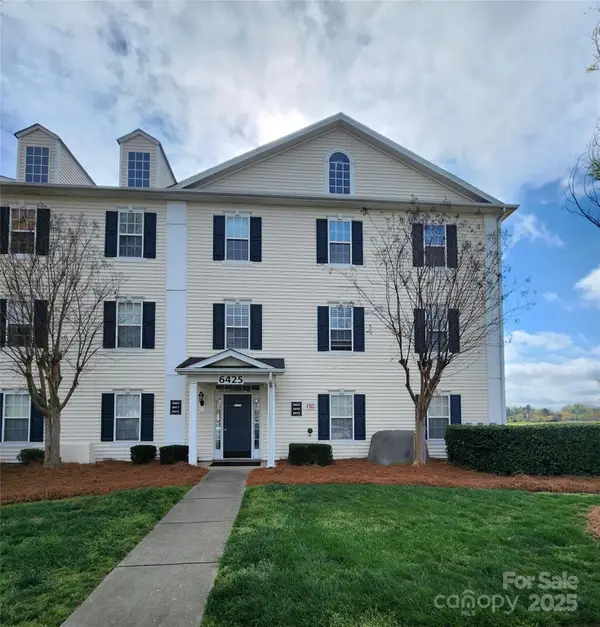 6423 Town Hall Place, Harrisburg, NC 28075