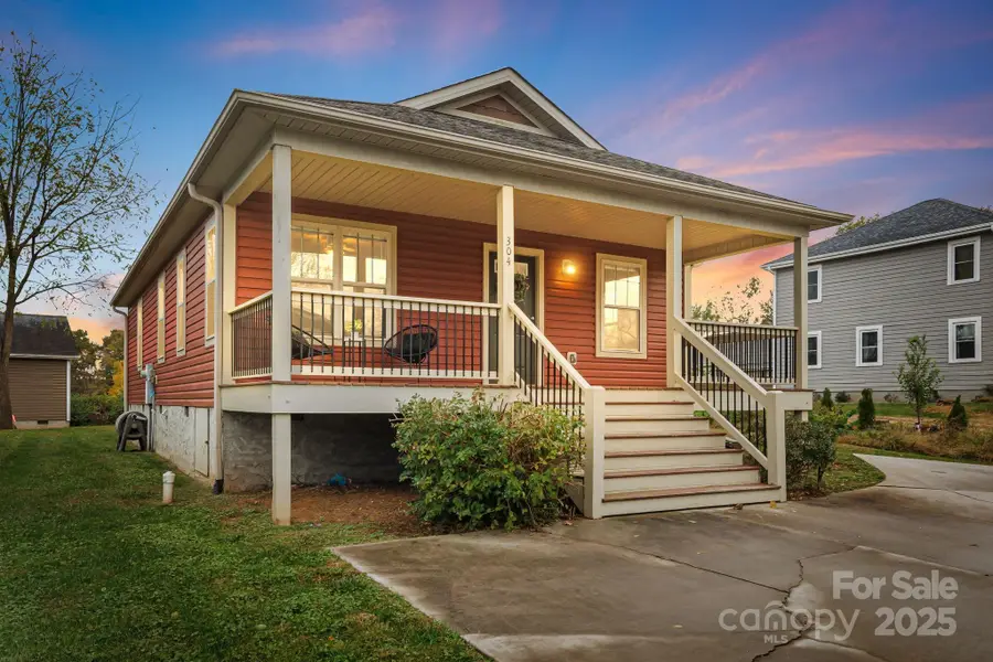 304 Hazel Mill Road, Asheville, NC 28806 - Image #2