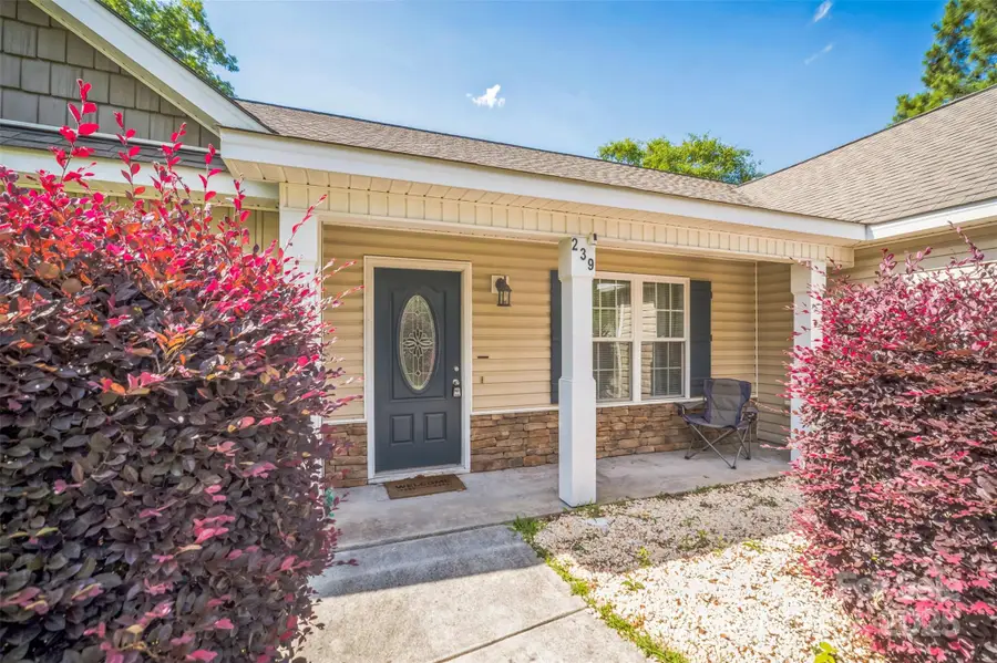 239 Shellbank Drive, Sneads Ferry, NC 28460 - Image #2