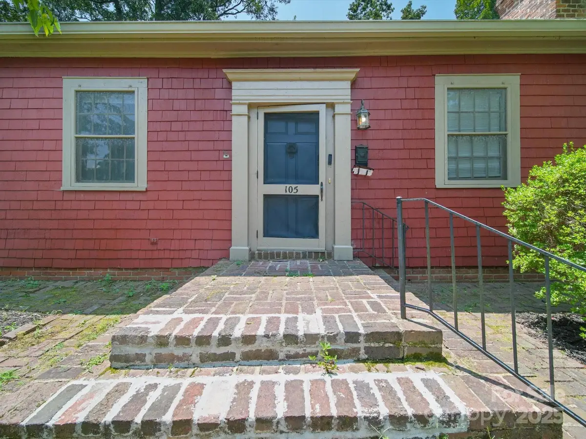 105 Edgewood Circle Ne, Concord, NC 28025 - Image #1