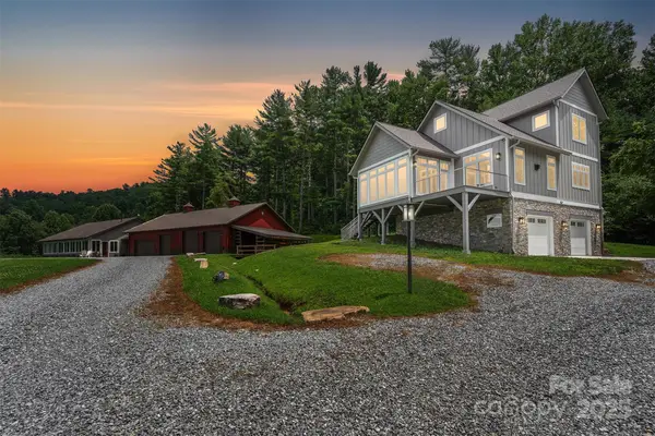 326 Golden Valley Drive, Hendersonville, NC 28792