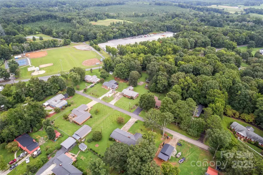 320 Forest Park Drive, Denton, NC 27239 - Image #2