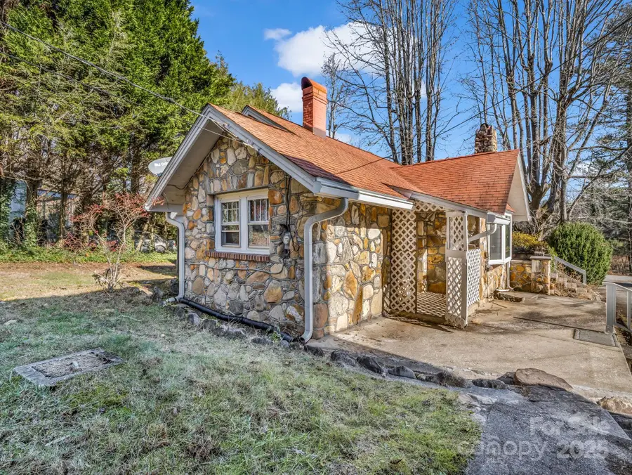 506 Bonner Street, Hendersonville, NC 28739 - Image #2