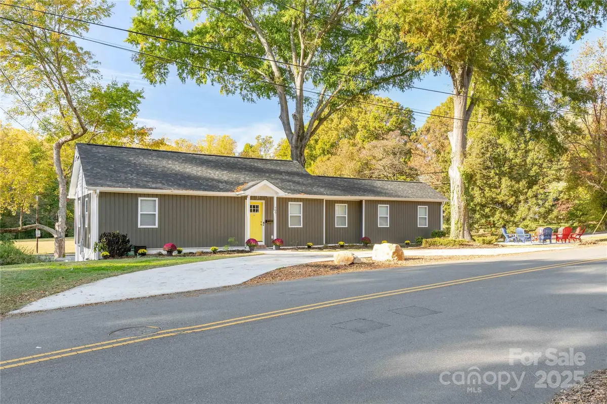 700 Magnolia Street, Winston Salem, NC 27103 - #1