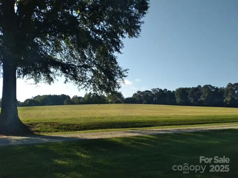 425 E N Street, Newton, NC 28658 - Image #3