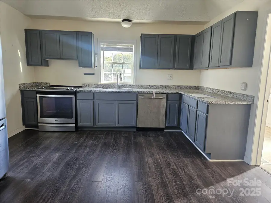 491 W Peacock Avenue, Denton, NC 27239 - Image #3