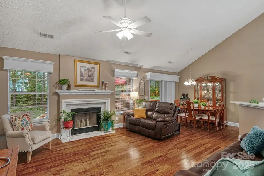 11106 Pale Hickory Lane, Charlotte, NC 28215 - Image #3