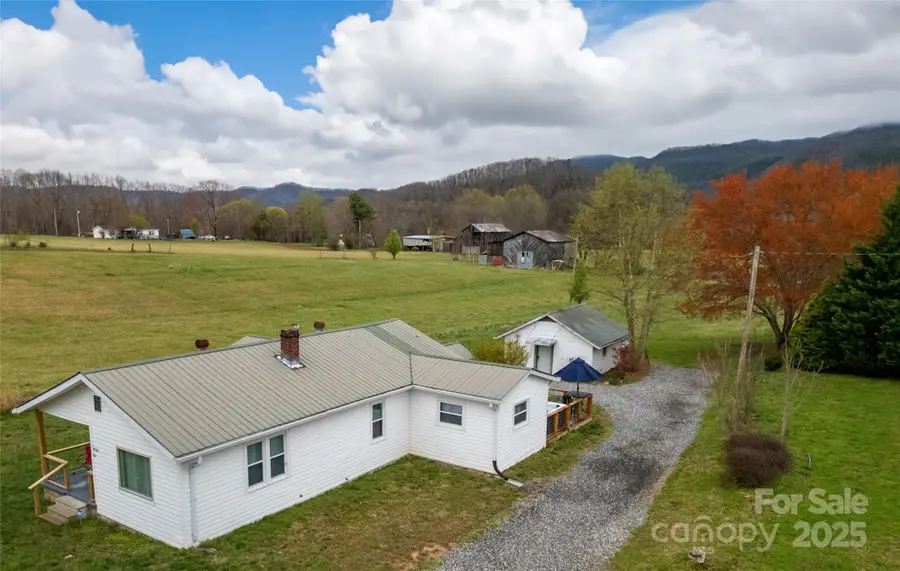 626 Fairview Loop, Hot Springs, NC 28743 - Image #2