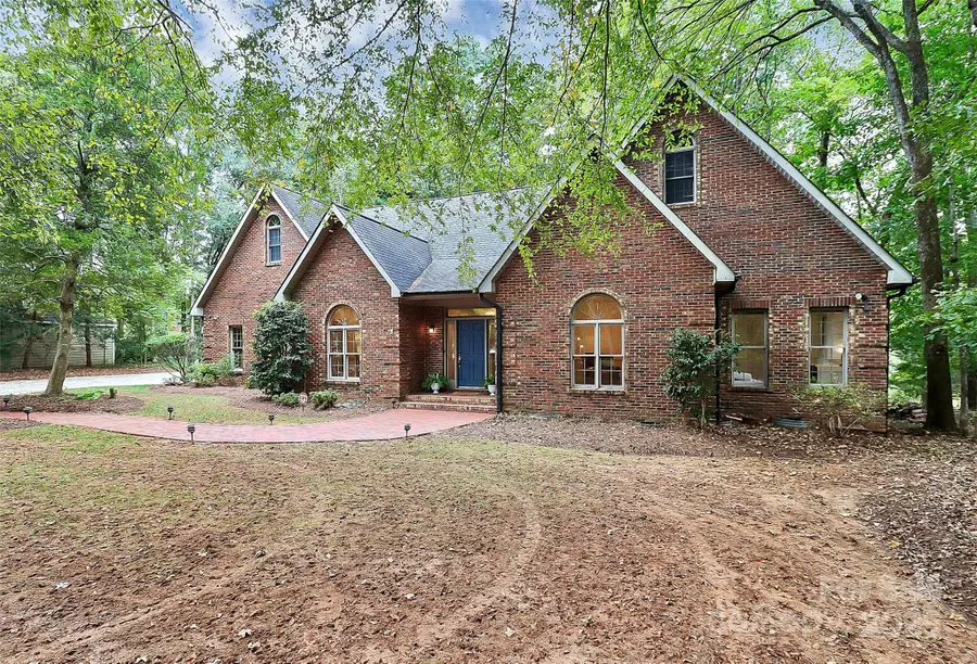 4121 Olde Roxbury Drive, Matthews, NC 28105 - Image #2