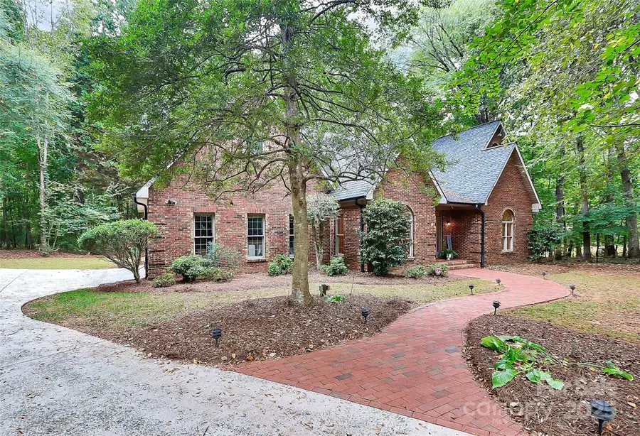 4121 Olde Roxbury Drive, Matthews, NC 28105 - Image #3