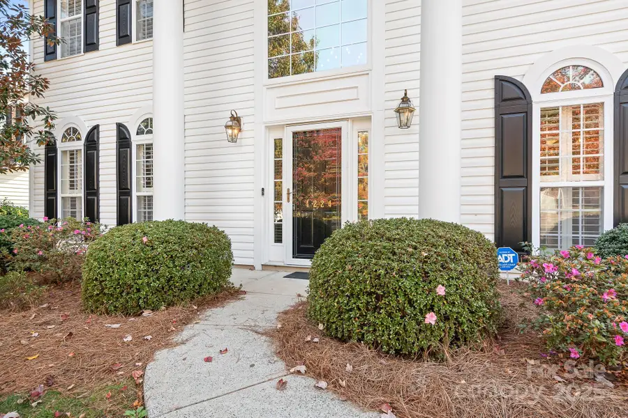 4224 Nathaniel Glen Court, Matthews, NC 28105 - Image #2