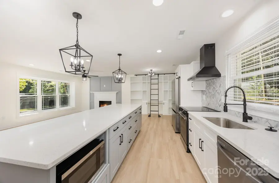 2200 Hathaway Drive, Greensboro, NC 27408 - Image #2