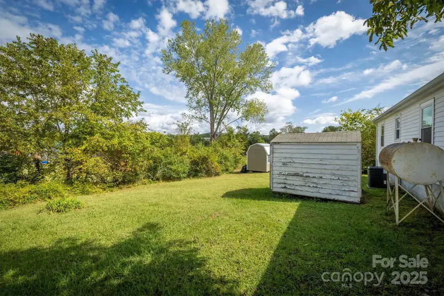 211 Hayes Avenue, Hudson, NC 28638 - Image #3