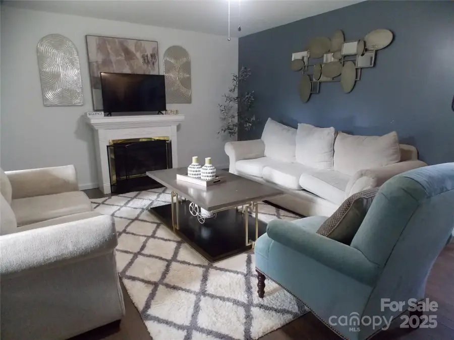 314 Cypress Street, Hudson, NC 28638 - Image #2