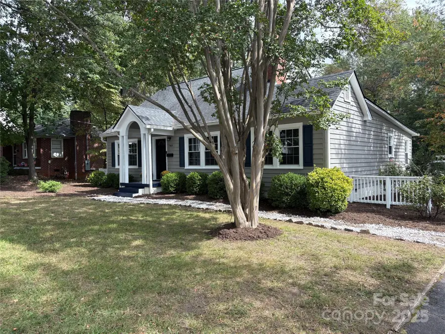 748 4th Street Drive Nw, Hickory, NC 28601 - Image #2