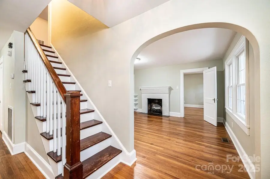 748 4th Street Drive Nw, Hickory, NC 28601 - Image #3