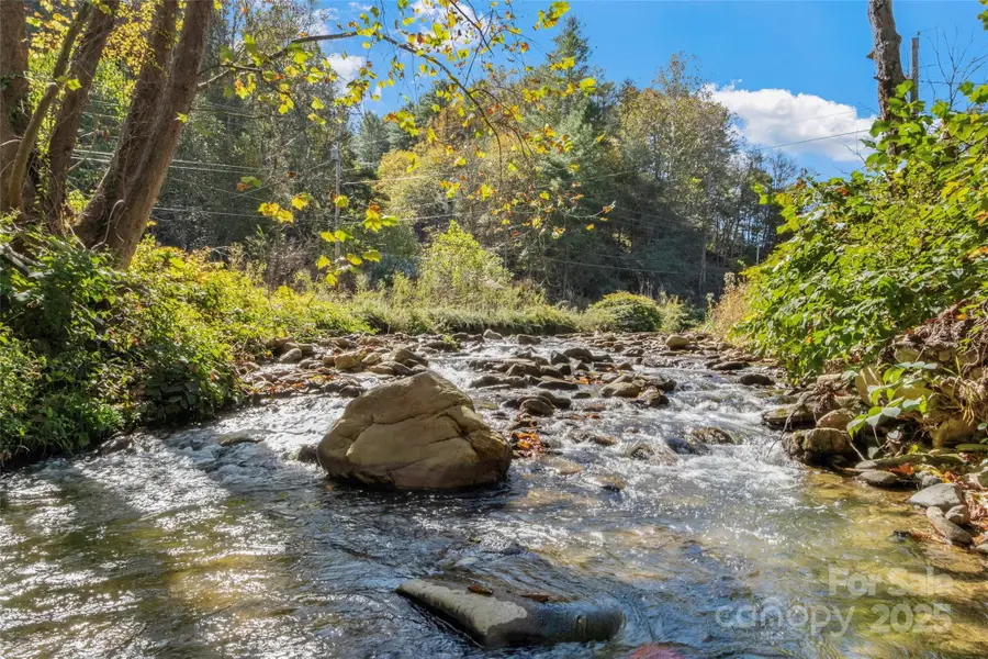 689 Bald Mountain Road, Burnsville, NC 28714 - Image #3