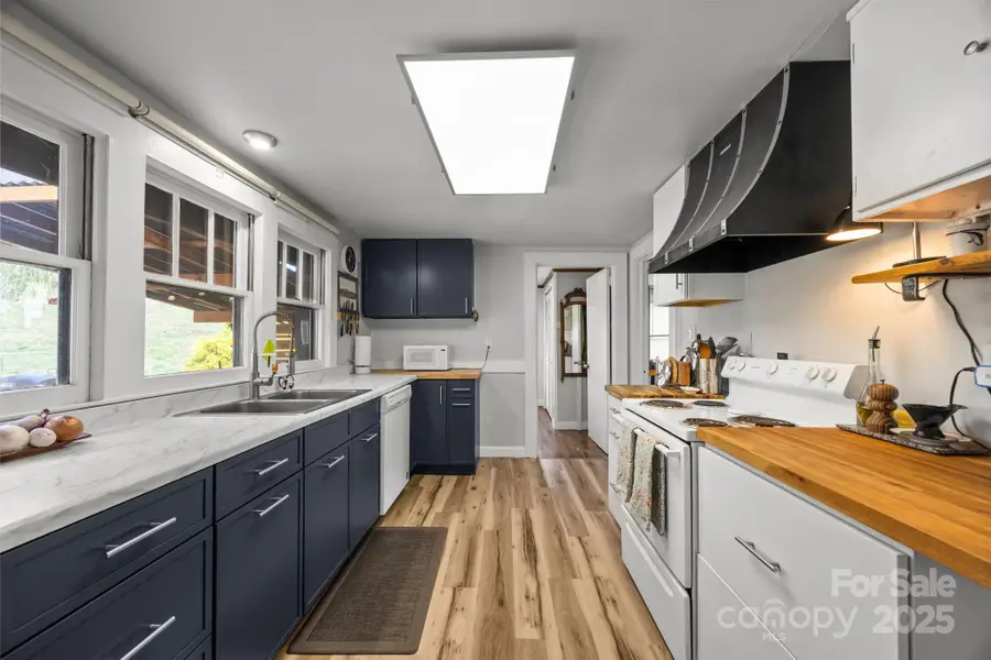 731 Don Felmet Road, Marshall, NC 28753 - Image #3