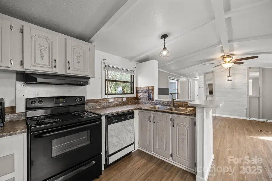 729 Don Felmet Road, Marshall, NC 28753 - Image #3