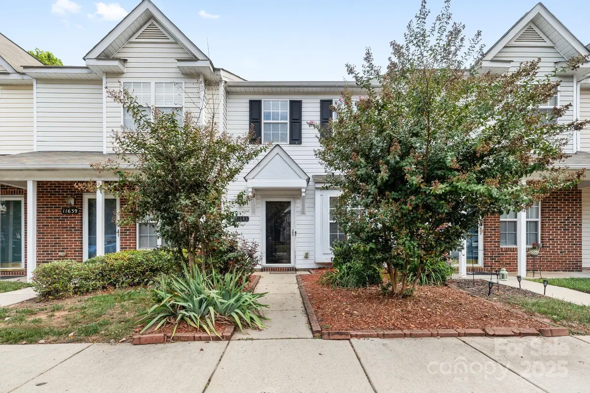 11643 Retriever Way, Charlotte, NC 28269 - Image #1