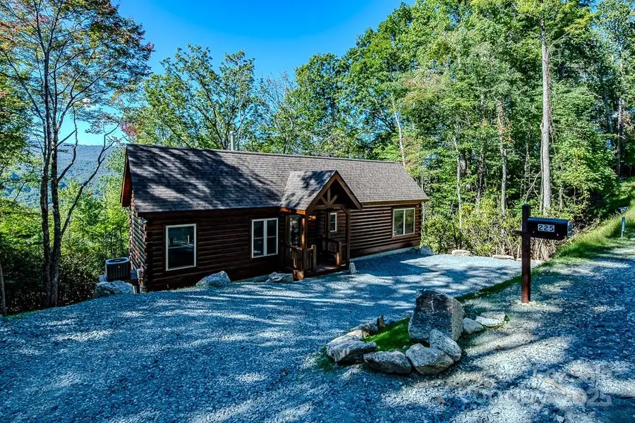 225 Oak Road, Beech Mountain, NC 28604 - Image #3