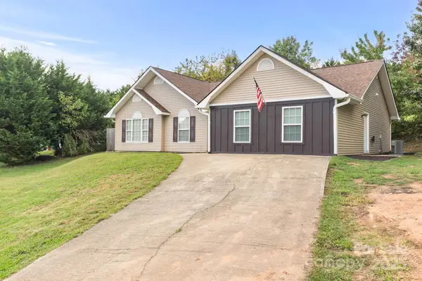 26 Sydney Lane, Asheville, NC 28806