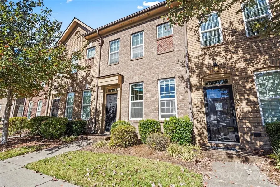 15816 Sharon Dale Drive, Davidson, NC 28036 - Image #2