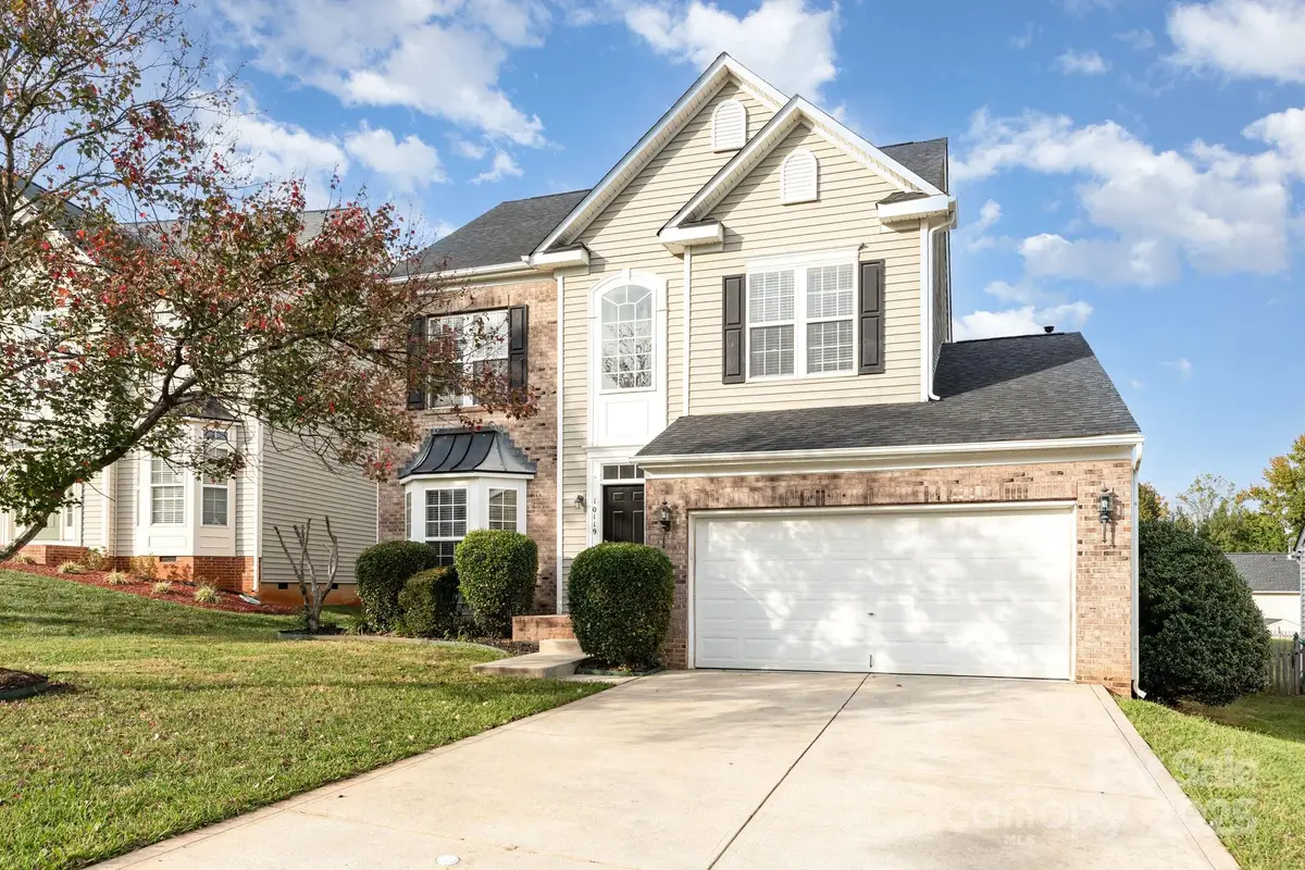 10119 Fieldstone Court, Charlotte, NC 28269 - Image #1
