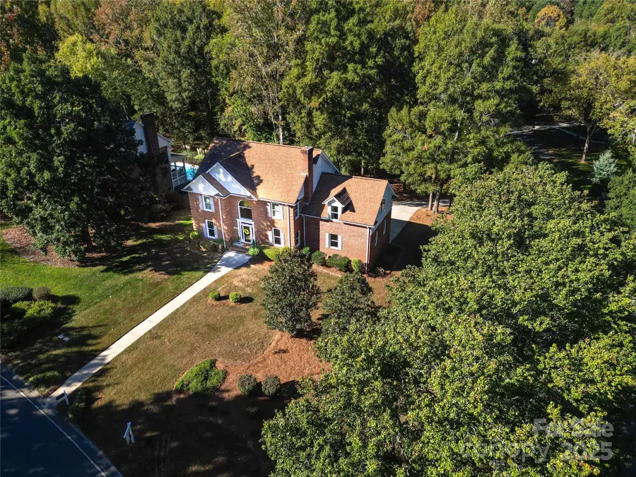 10431 Wyndham Forest Drive E, Charlotte, NC 28277 - Image #2