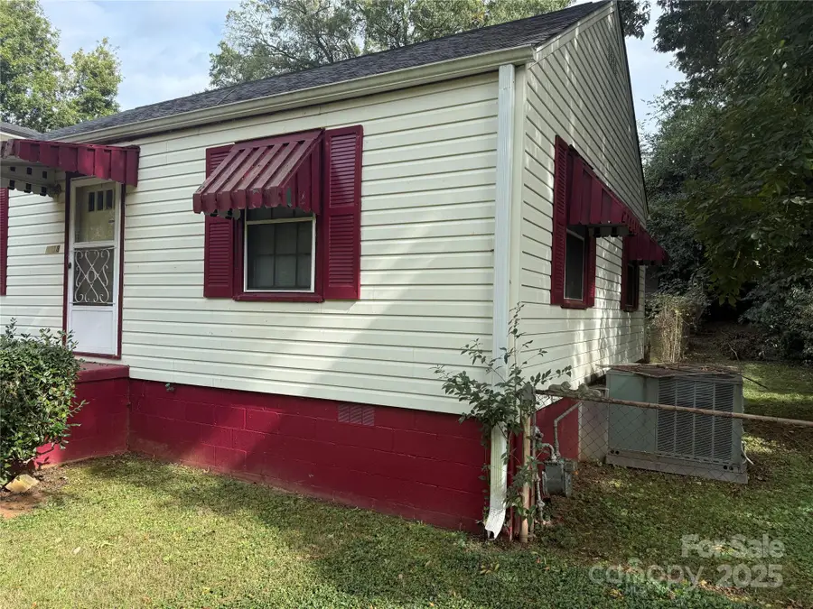 2618 Roslyn Avenue, Charlotte, NC 28208 - Image #3