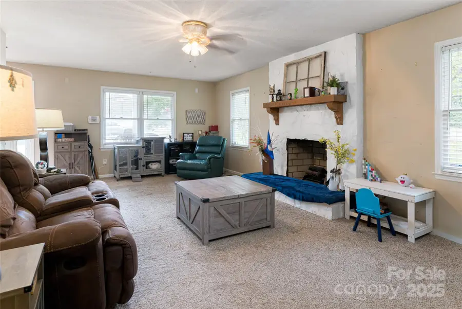 2105 NE 22nd Avenue, Hickory, NC 28601 - Image #3