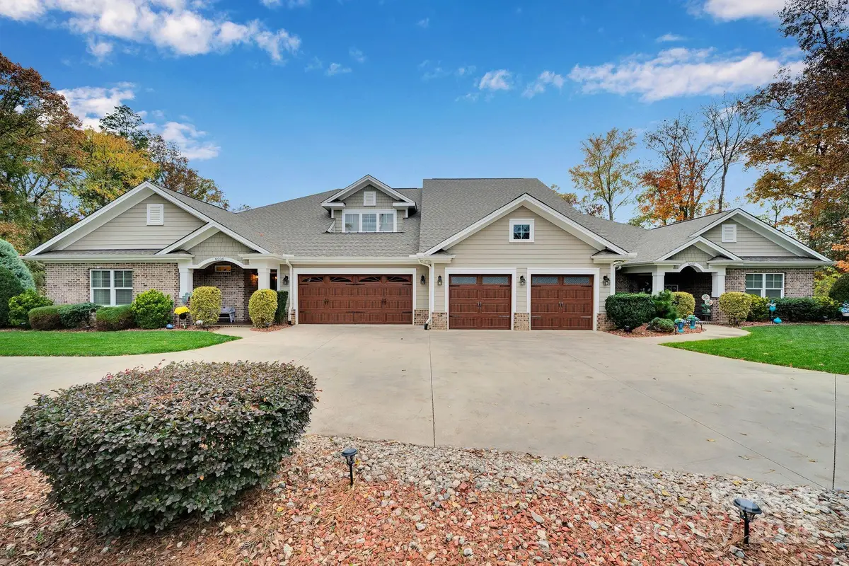 6050 Roberta Road, Harrisburg, NC 28075 - Image #1