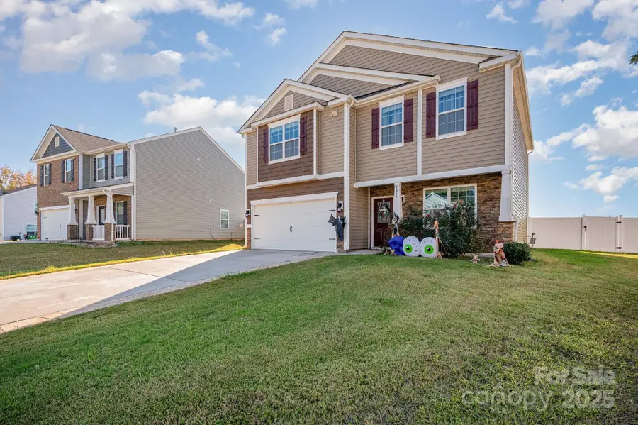 7415 Foxgate Circle, Charlotte, NC 28215 - Image #2