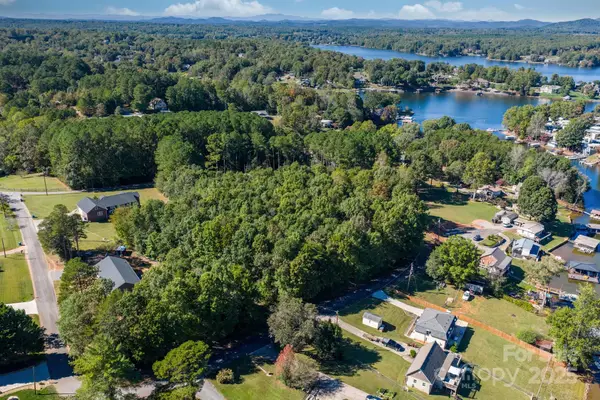 6289 Lynchburg Road, Hickory, NC 28601