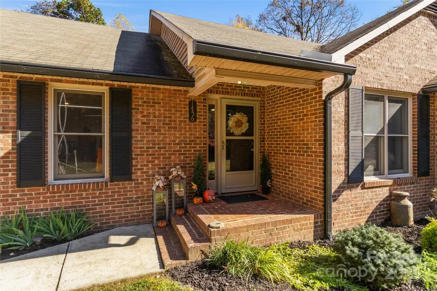 1456 Stonecroft Circle, Catawba, NC 28609 - Image #3
