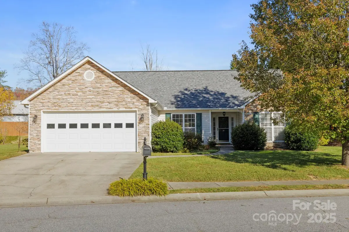 24 Meadow Pathway Drive, Fletcher, NC 28732 - Image #1