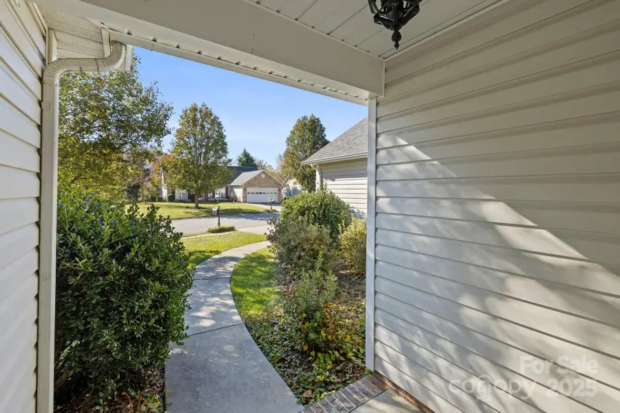 24 Meadow Pathway Drive, Fletcher, NC 28732 - Image #2