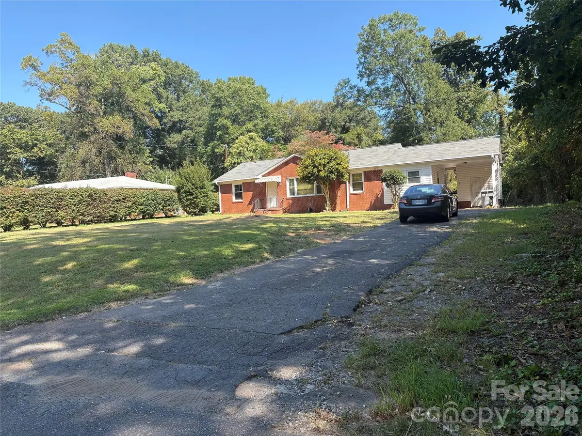 5206 Burke Drive, Charlotte, NC 28208 - Image #1