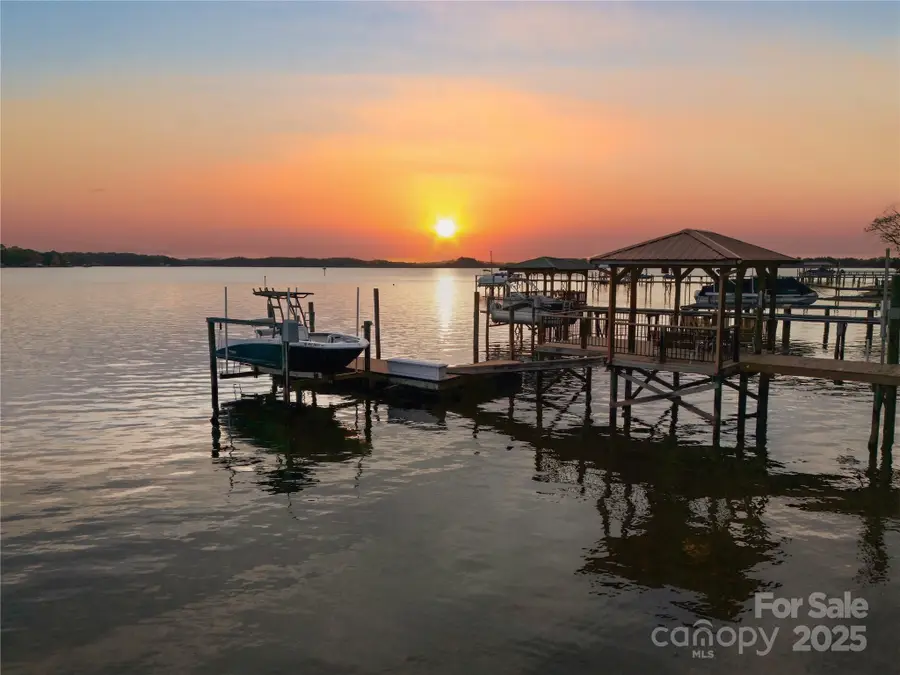 18019 Whispering Oaks Drive, Cornelius, NC 28031 - Image #3