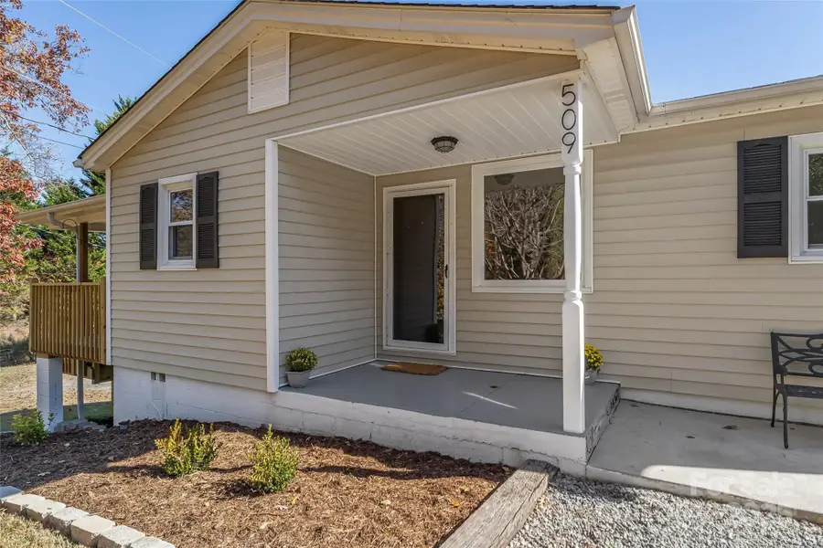 509 Lail Drive Se, Valdese, NC 28690 - Image #2