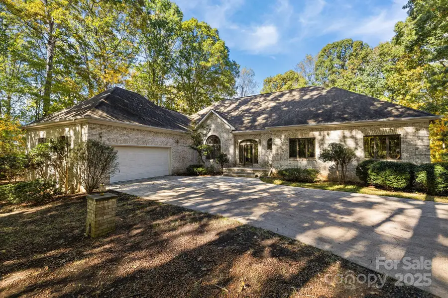 14816 Lonesome Oak Circle, Charlotte, NC 28278 - Image #2