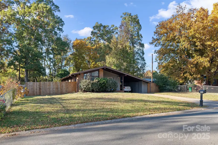 841 Squirrel Hill Road #14, Charlotte, NC 28213 - Image #2