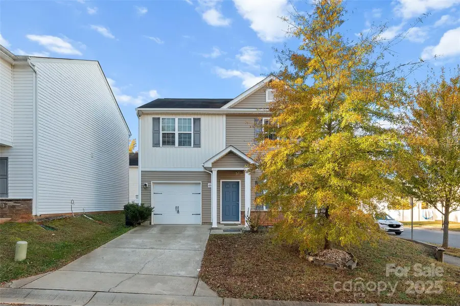 6004 Vista Woods Lane, Charlotte, NC 28215 - Image #2
