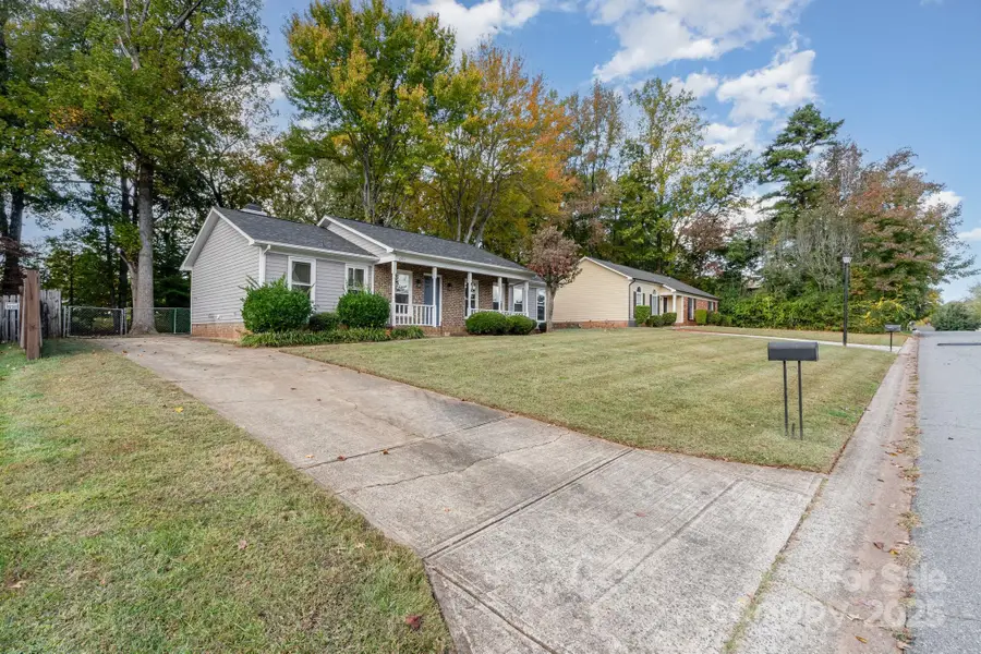 5201 Poplar Springs Drive, Charlotte, NC 28269 - Image #2